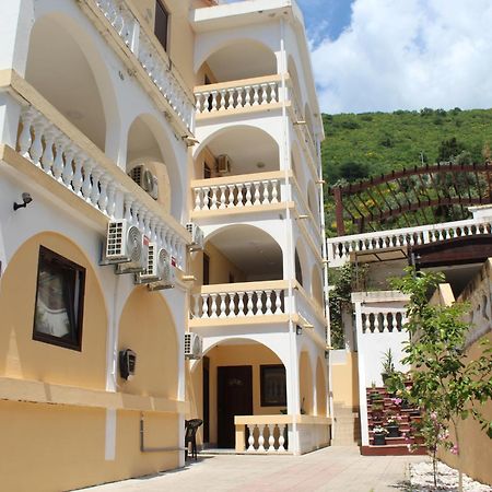 Apartmani Lime Petrovac エクステリア 写真