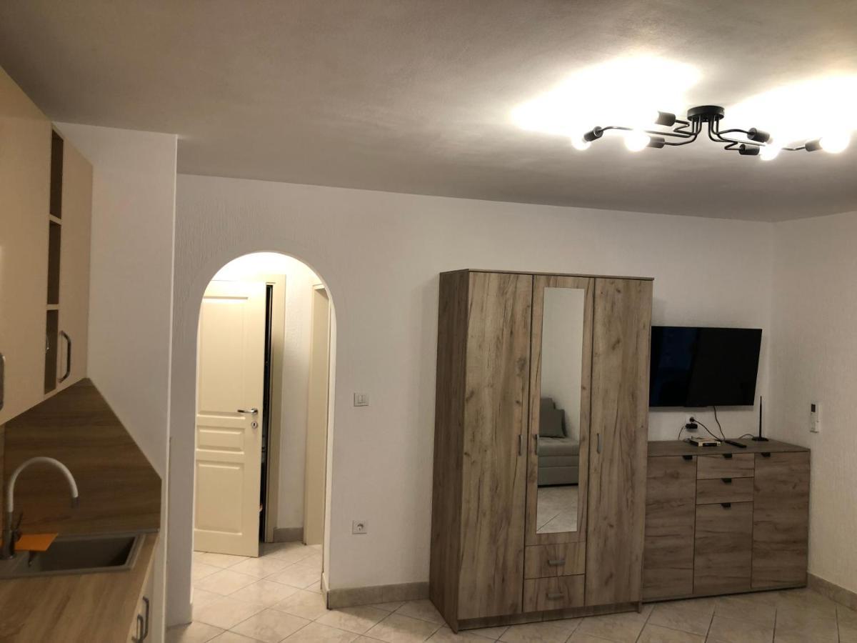 Apartmani Lime Petrovac エクステリア 写真