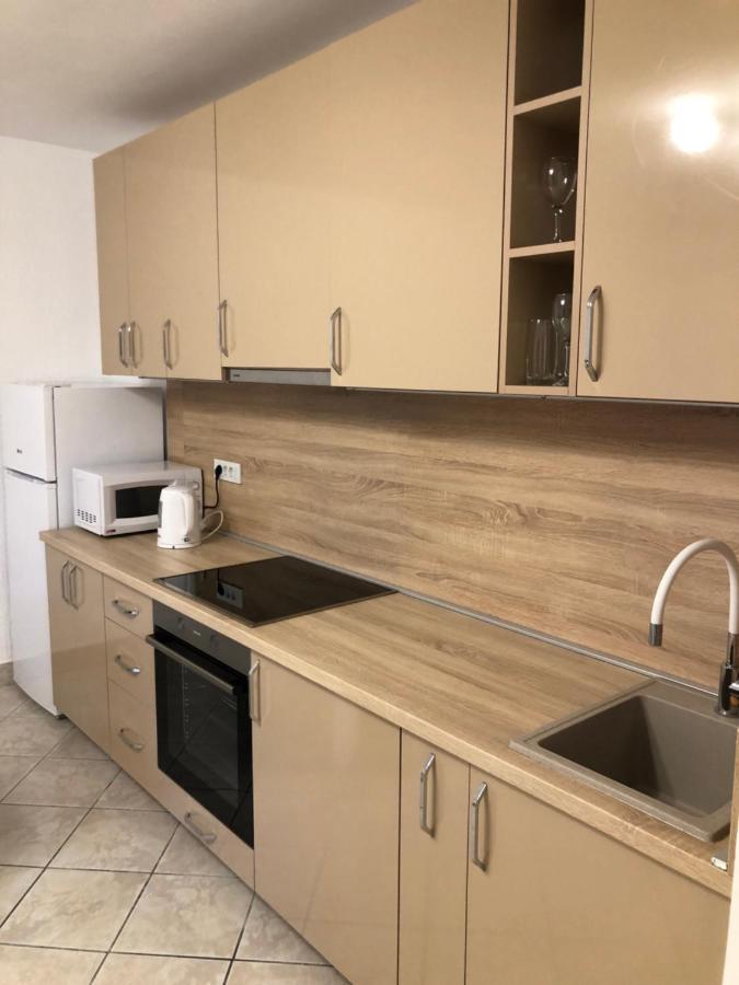 Apartmani Lime Petrovac エクステリア 写真