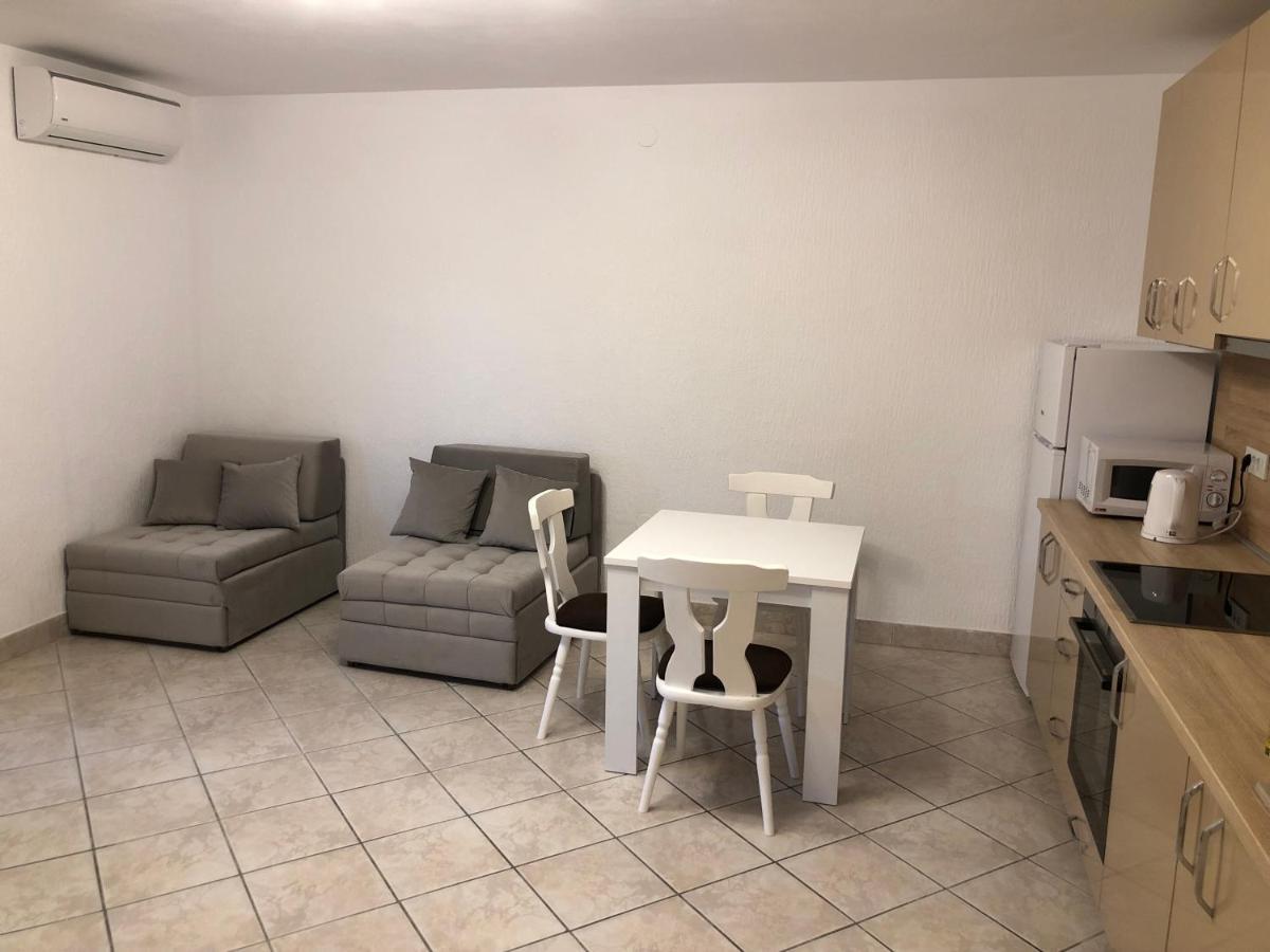 Apartmani Lime Petrovac エクステリア 写真