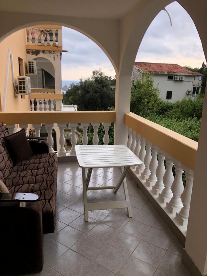 Apartmani Lime Petrovac エクステリア 写真