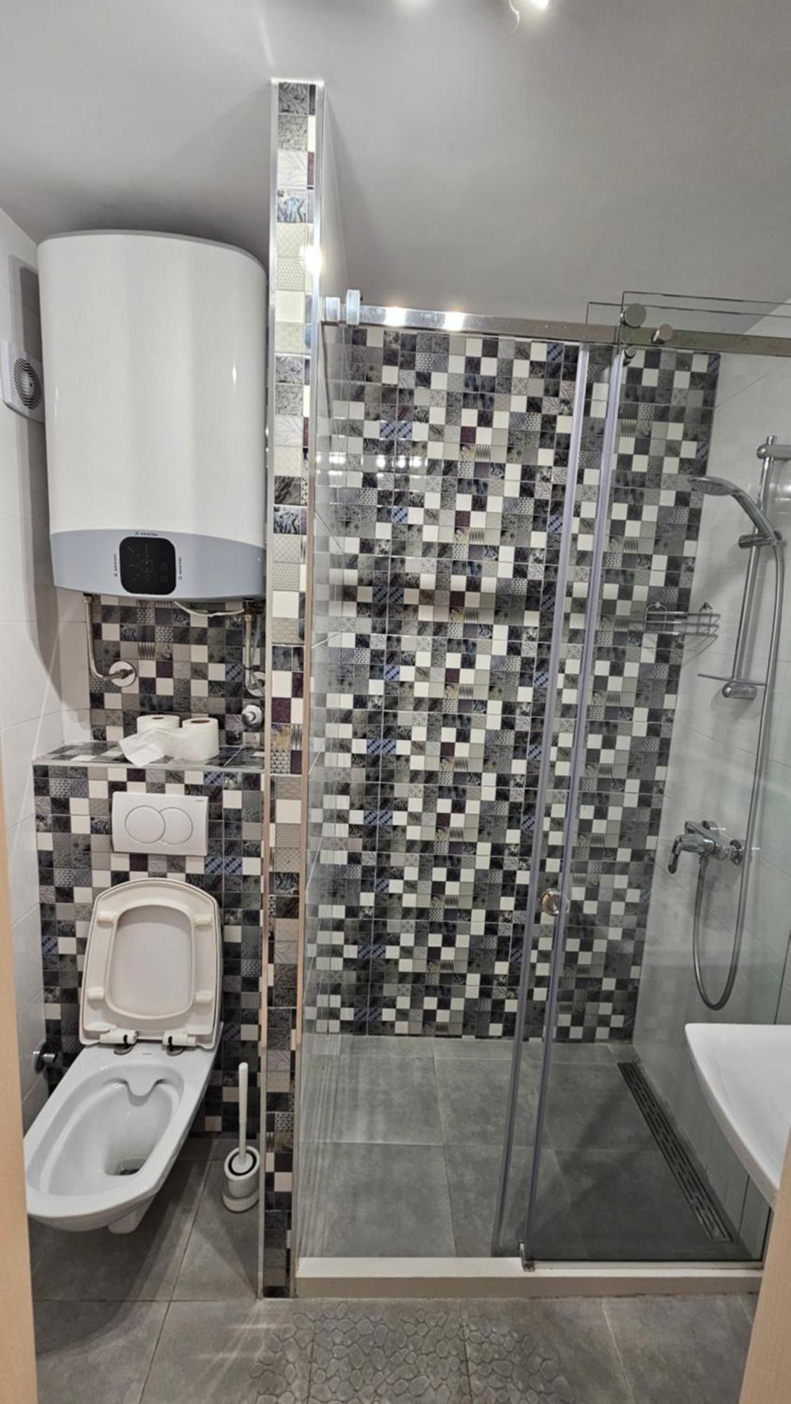Apartmani Lime Petrovac エクステリア 写真