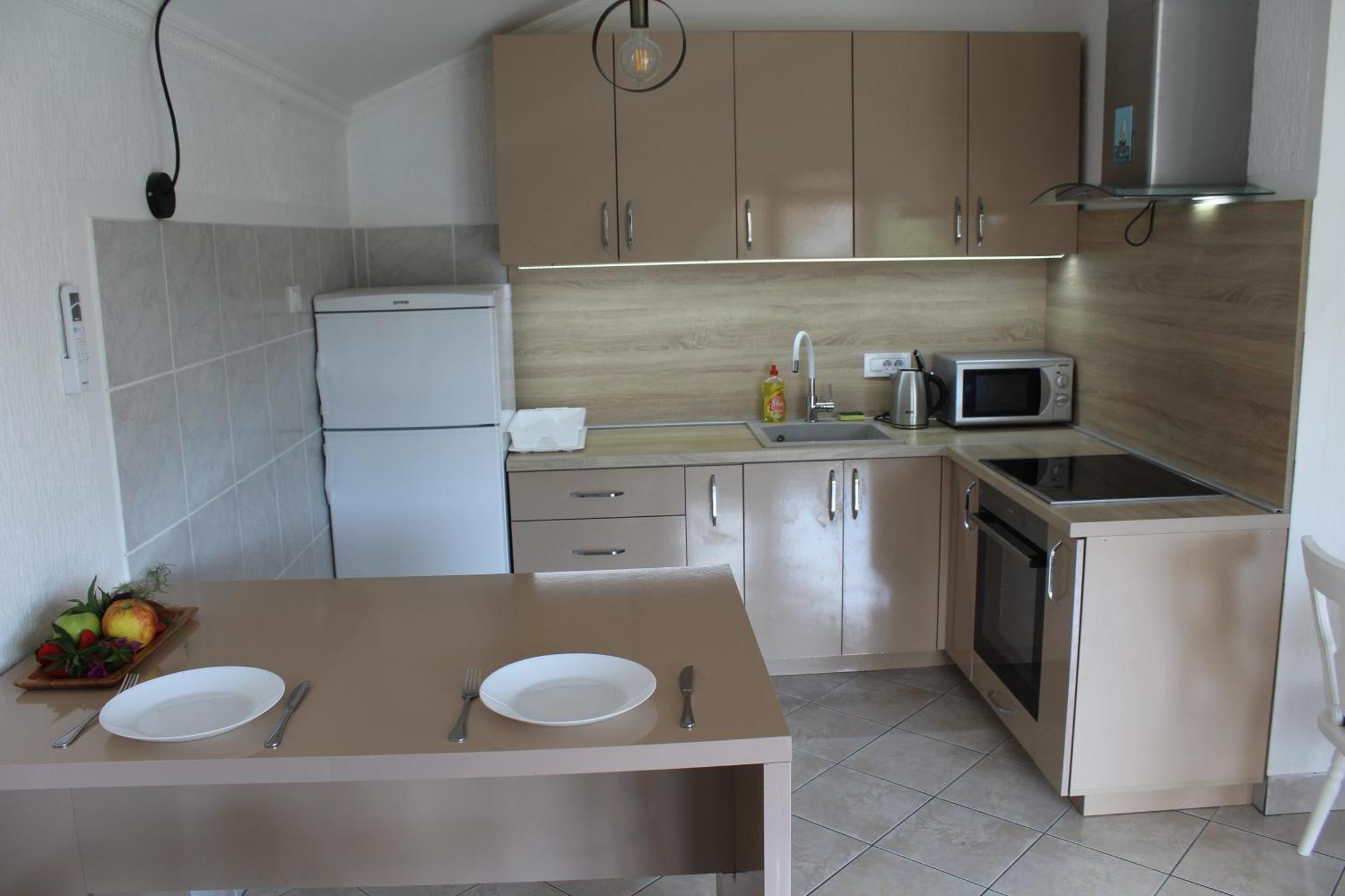 Apartmani Lime Petrovac エクステリア 写真