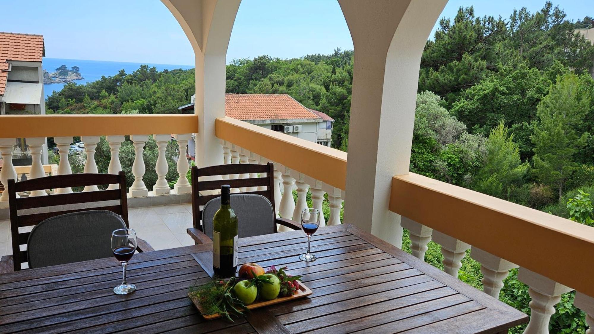 Apartmani Lime Petrovac エクステリア 写真